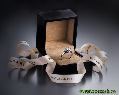 Bvlgari wedding rings have various setting the gem shows rare beauty when
