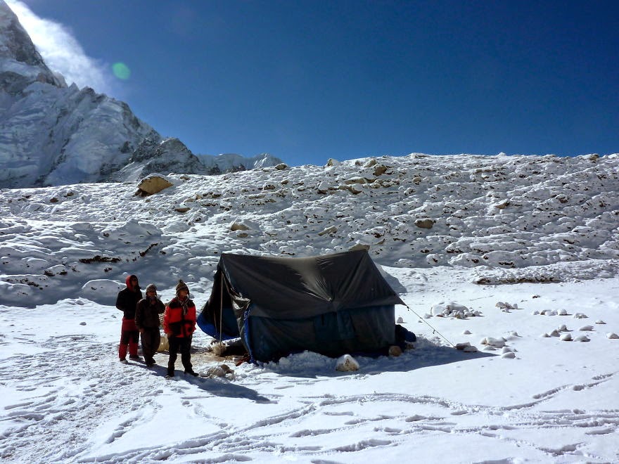 Return to Gorakshep in the snow - My 25 Photos Of The Everest Base Camp Trek Return to Gorakshep in the snow - My 25 Photos Of The Everest Base Camp Trek