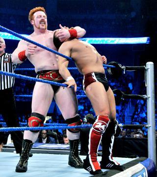 WWE Smackdown desde OHIO, CINCINATTI Chest+thumbs+a+Daniel+bRYAN