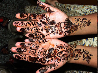 Mehendi pictures Mehndi is the application of henna as a temporary form of skin decoration in India, Pakistan, Nepal and Bangladesh as well as by expatriate communities from those countries.ehendi design pictures,photos,stills,wallpapers,desktop,mobile wallpapers download