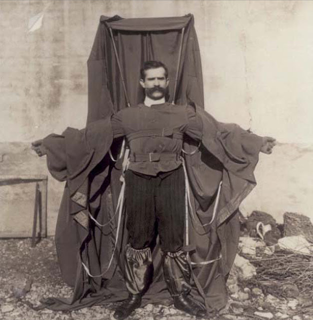 Amazing Historical Photo of Franz Reichelt in 1912 