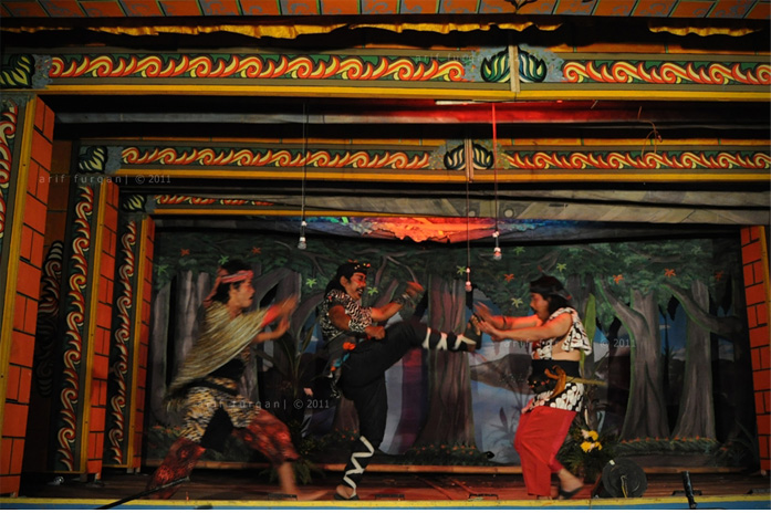 Reinard Waraney ☑: Seni Teater INDONESIAN!! Saya Cinta Indonesia :D