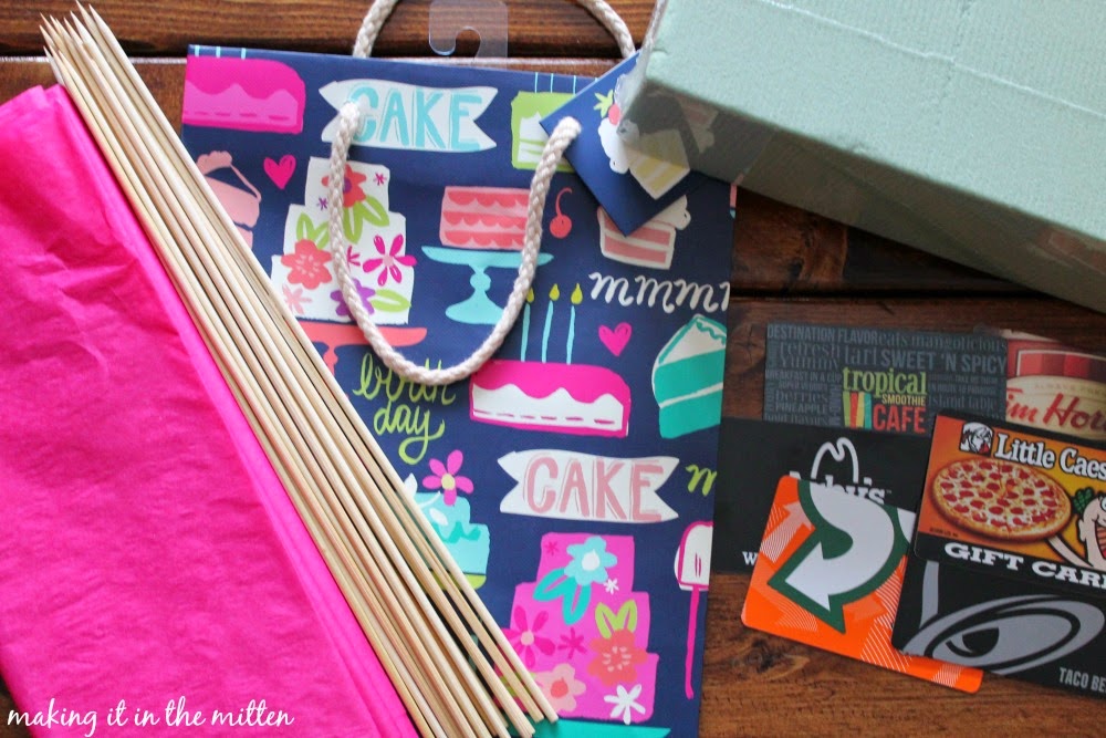 Making It In The Mitten DIY Gift Card Bouquet