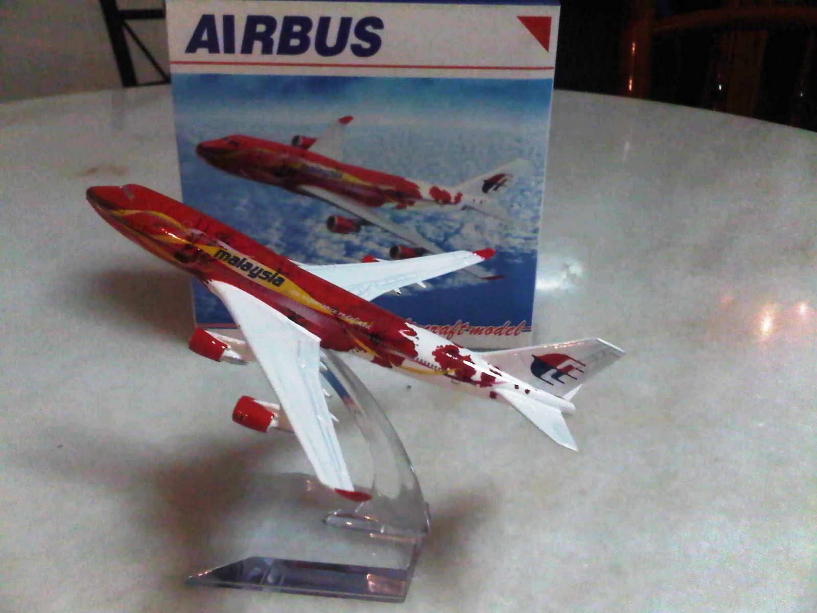 Airplane Models @ SG: Malaysia Airlines B747-400 (16cm)