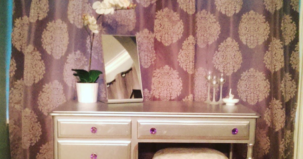 Mullens Home MakeUp the Vanity