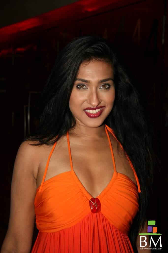 Rituparna Sengupta Hot Sexy Wallpapers ~ Hot-celebs-wallpapers