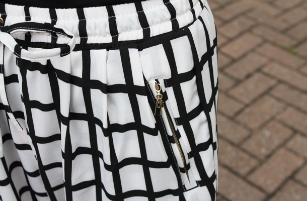 Missguided Ramuna Monochrome Square Print Trousers