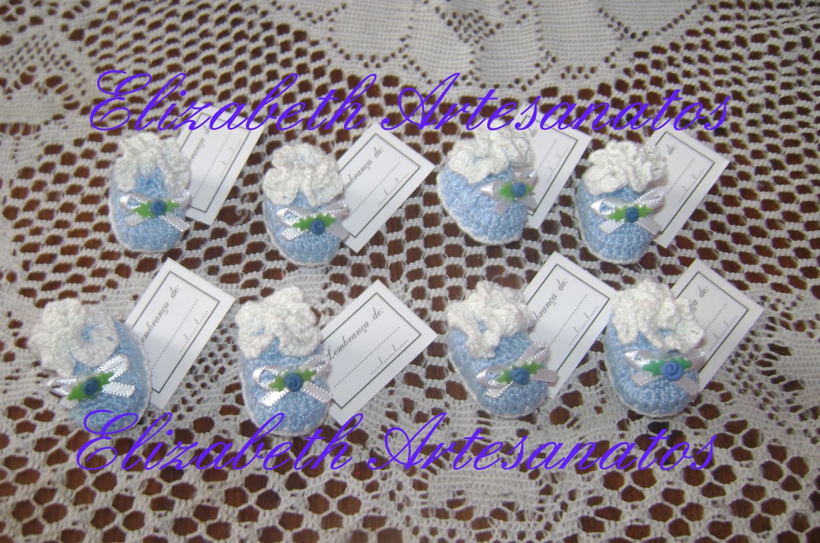 sapatinho de croche lembrancinha