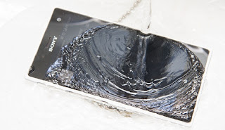 Sony Xperia acro S test water