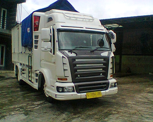 New Arrival white scania
