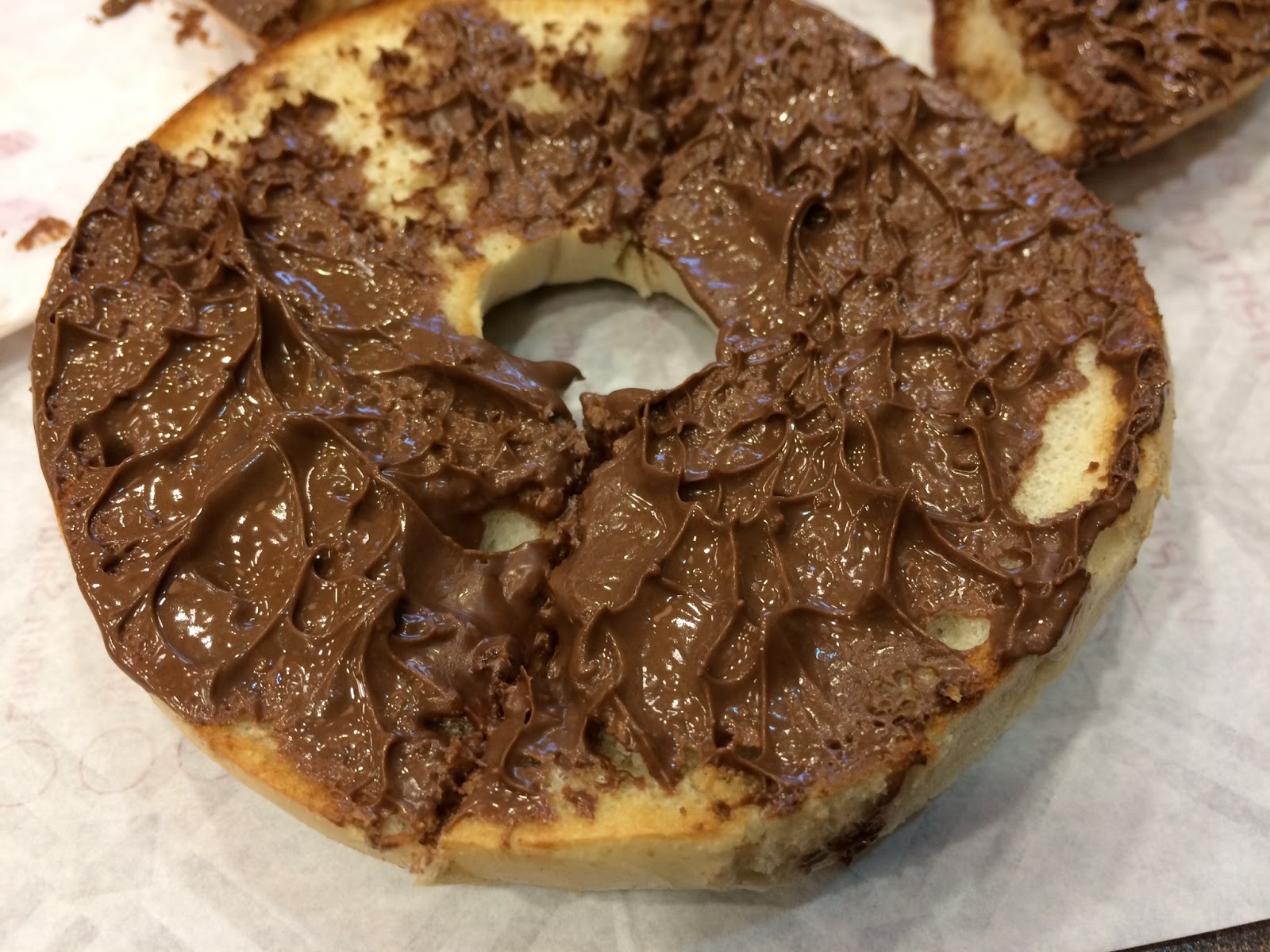 Bagel Avec Tartinade Au Nutella From Tim Hortons / ティム・ホートンズのヌッテラ ベーグル