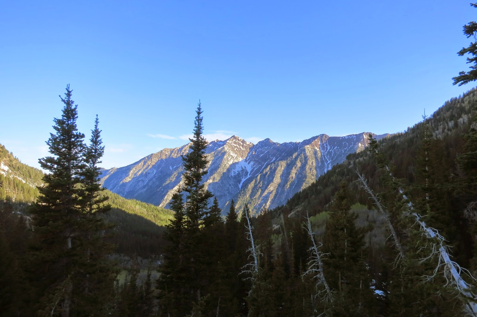 Wasatch Solo White Pine Fork, Little Cottonwood Canyon. Skiing Lake