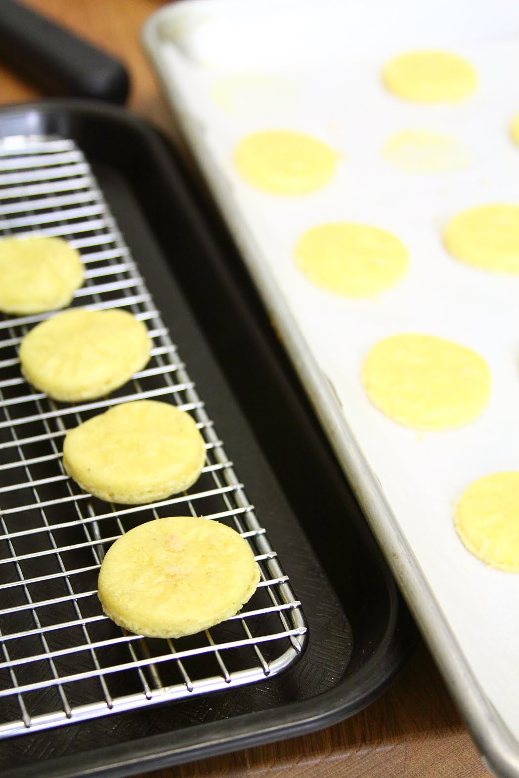 ShowFood Chef Elvis Macarons Banana, Peanut Butter & Jelly