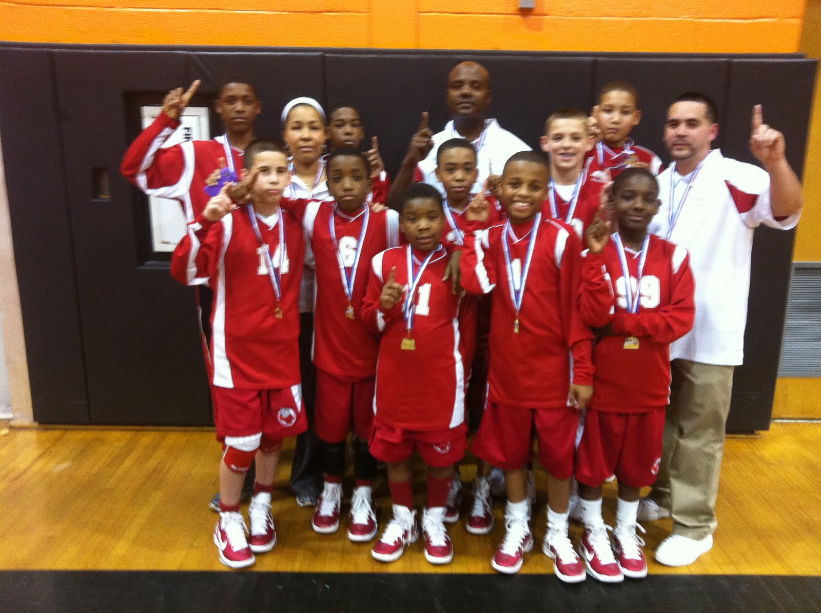 BASKETBALL SPOTLIGHT NEWS NJ 11U AAU Recap 2 We Run Ran Past King