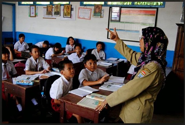 Korang Kata Cikgu Kerja Senang? Jawapan Cikgu Ini Bikin Sentap! Korang Kata Cikgu Kerja Senang? Jawapan Cikgu Ini Bikin Sentap!