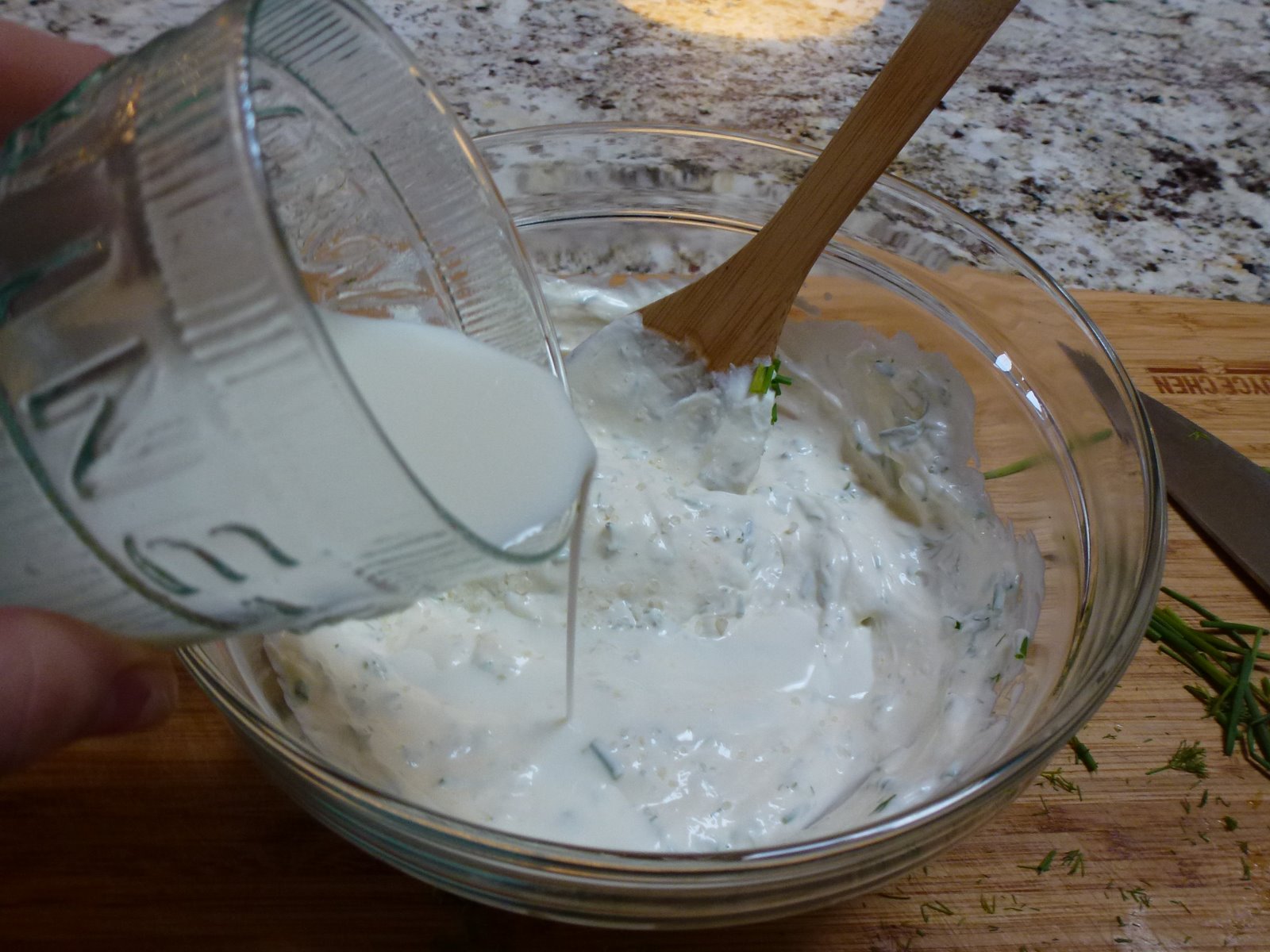 Hardly Housewives Homemade Dill Ranch Dressing