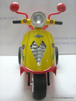 2 Junior TR0903 Skupi Battery-powered Toy Motorcycle in Red 2