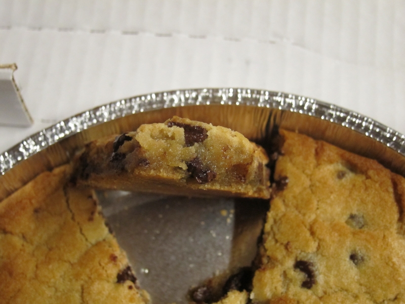 Review Papa John's Mega Chocolate Chip Cookie Brand Eating