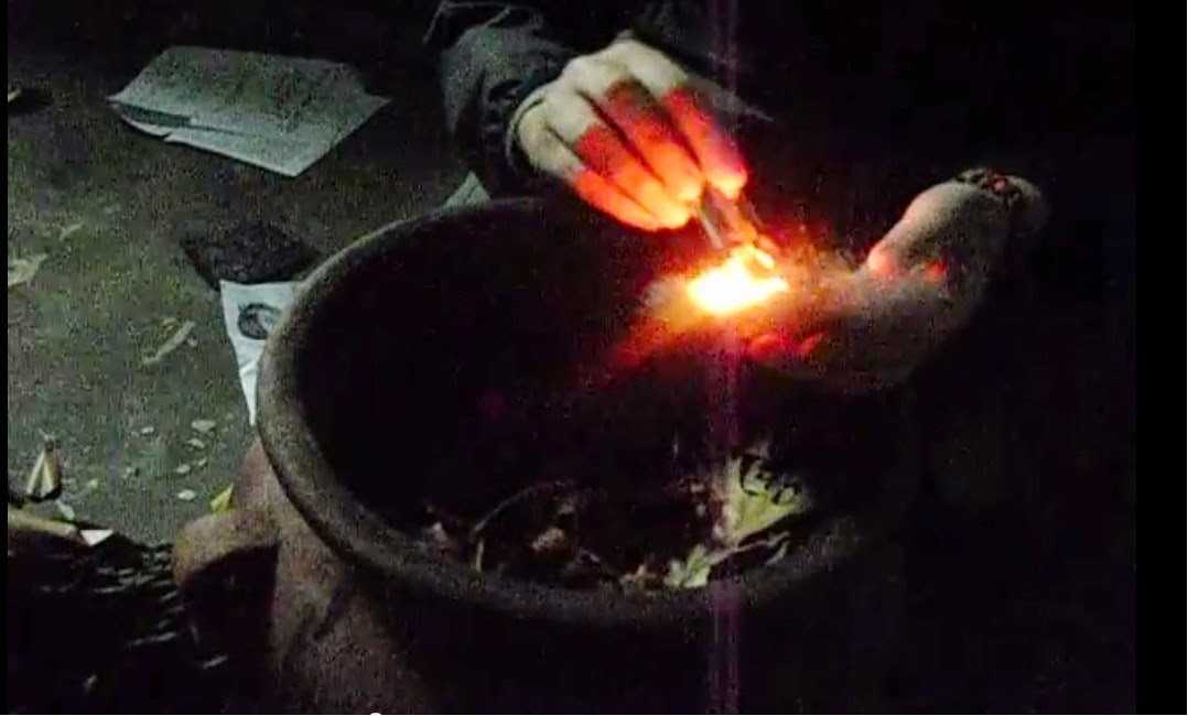 How to Start a Fire with a 9Volt Battery (Video)