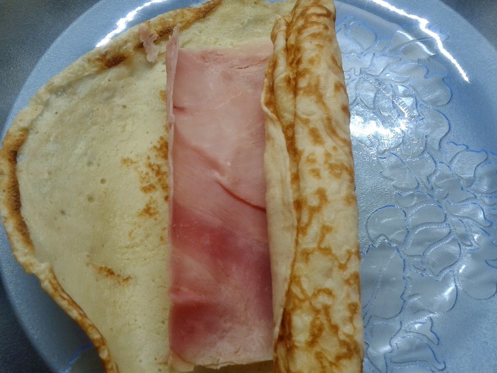 Canelones De Jamón Y Mozzarella Con Salsa Bolognesa
