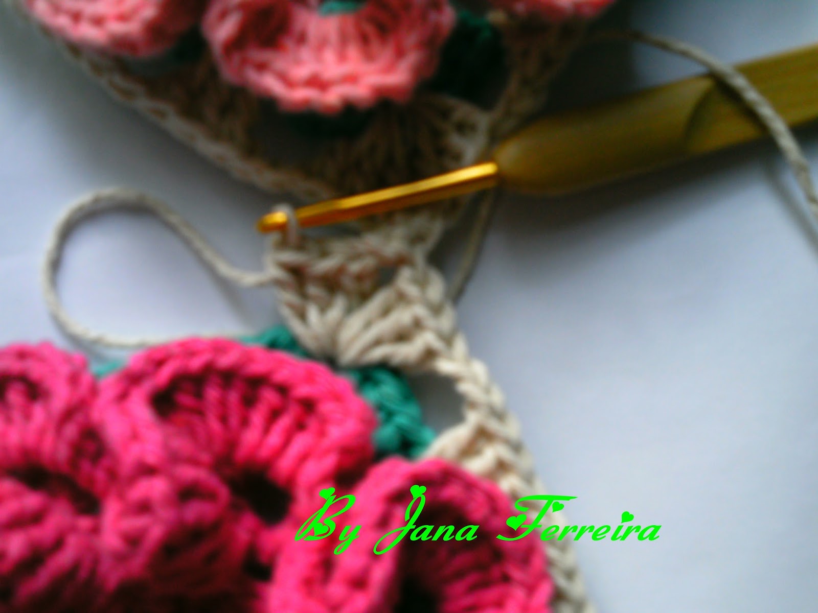 Cantinho da Jana Passo a passo de como emendar quadrado em crochê