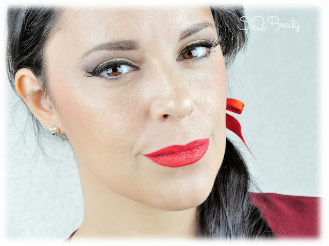 Maquillaje fin de año último minuto clásico labios rojos, classic new year´s eve makeup read and gold