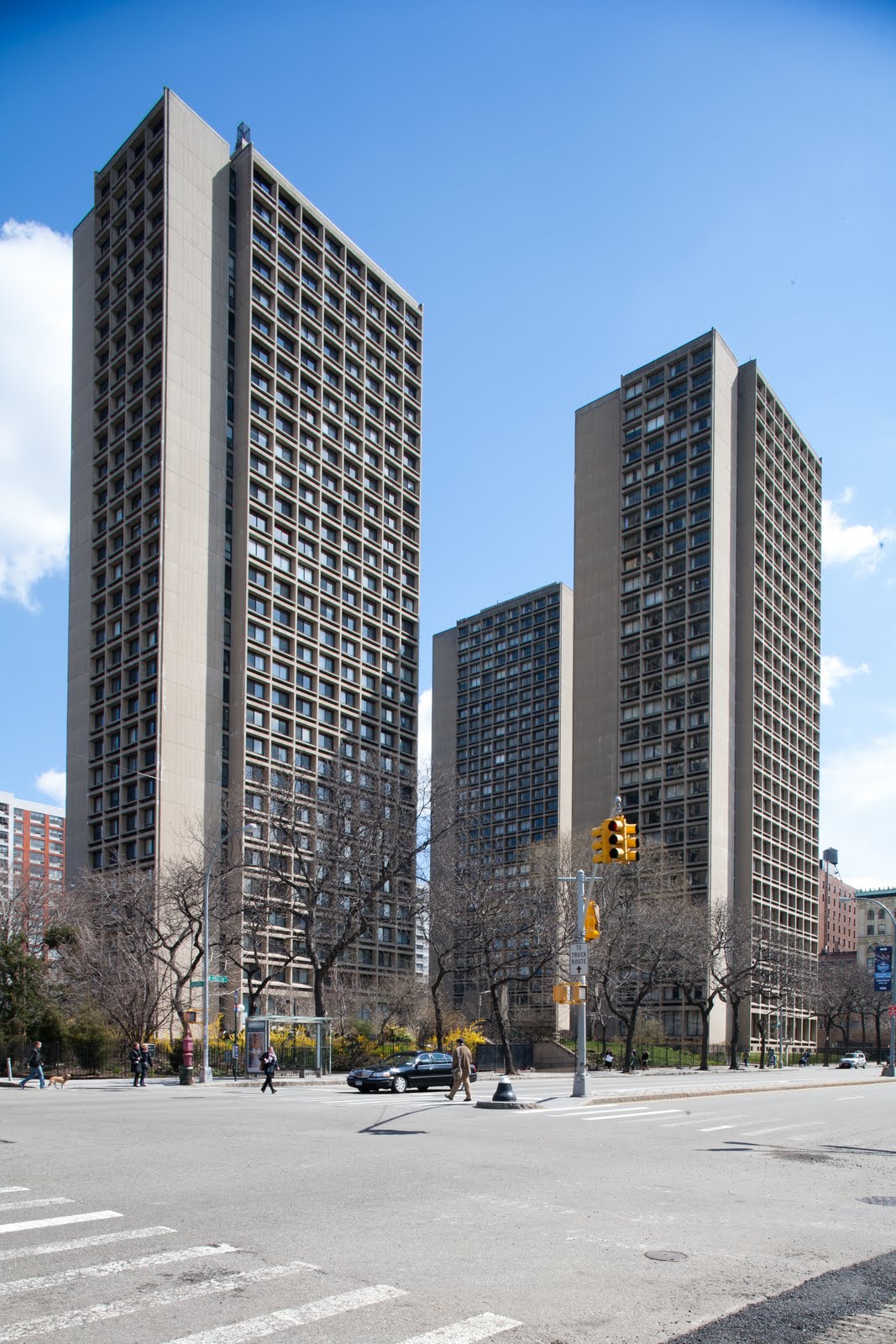 A Rough Guide to Exploring the World SILVER TOWERS