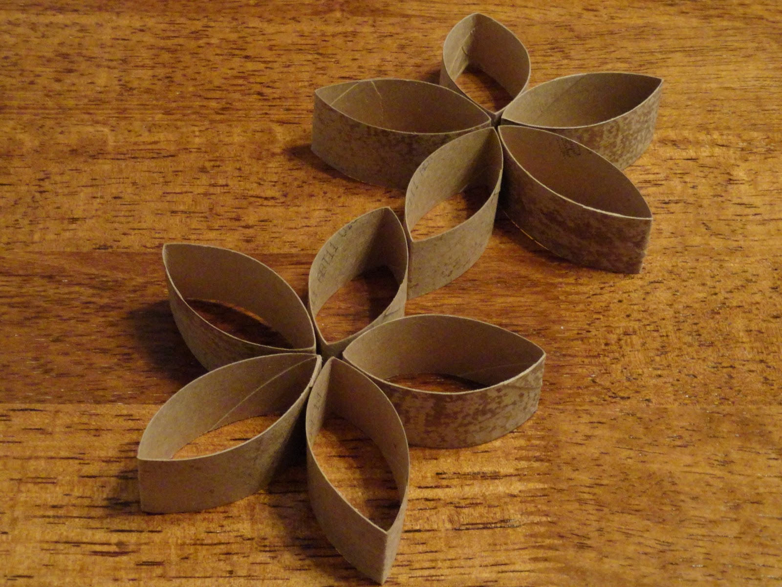 LET'S crEATe Craft Tuesday Paper Towel Roll Upcylcing!