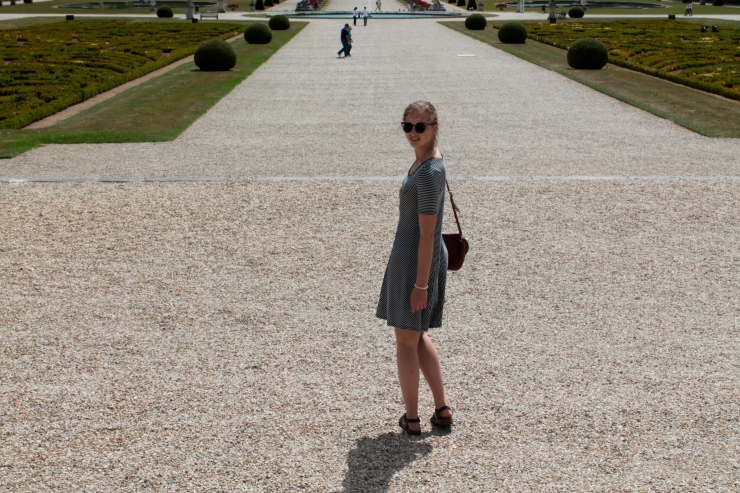Black and white printed summer dress at the Vaux-le-Vicomte French castle