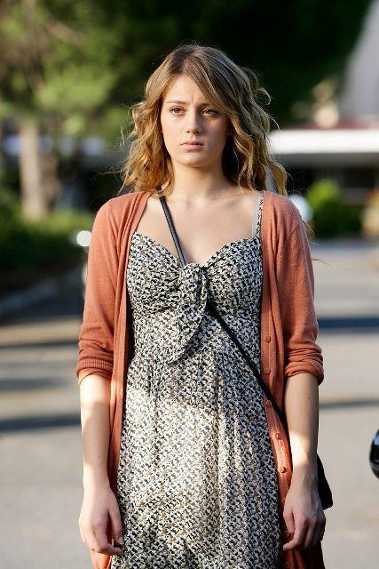 hollywood celebrities gizem karaca hd wallpaper miss turkey world gizem karaca hot lovely photos gallery munazza fareb pics