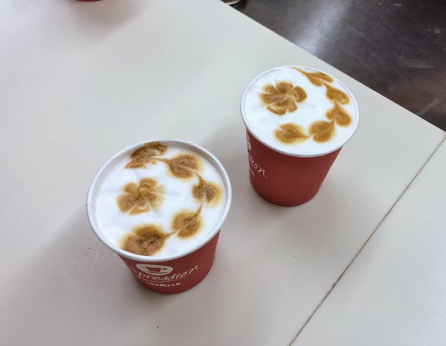Мастер-класс "Домашний бариста" в Lavazza Espression, рисуем по молочной пенке