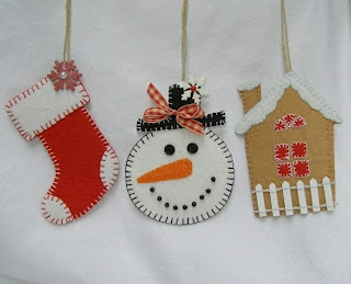 Enfeite árvore de natal em feltro - meia, boneco de neve e casinha Enfeite árvore de natal em feltro - meia, boneco de neve e casinha