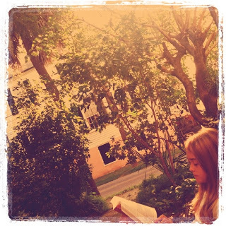 lil girl reading