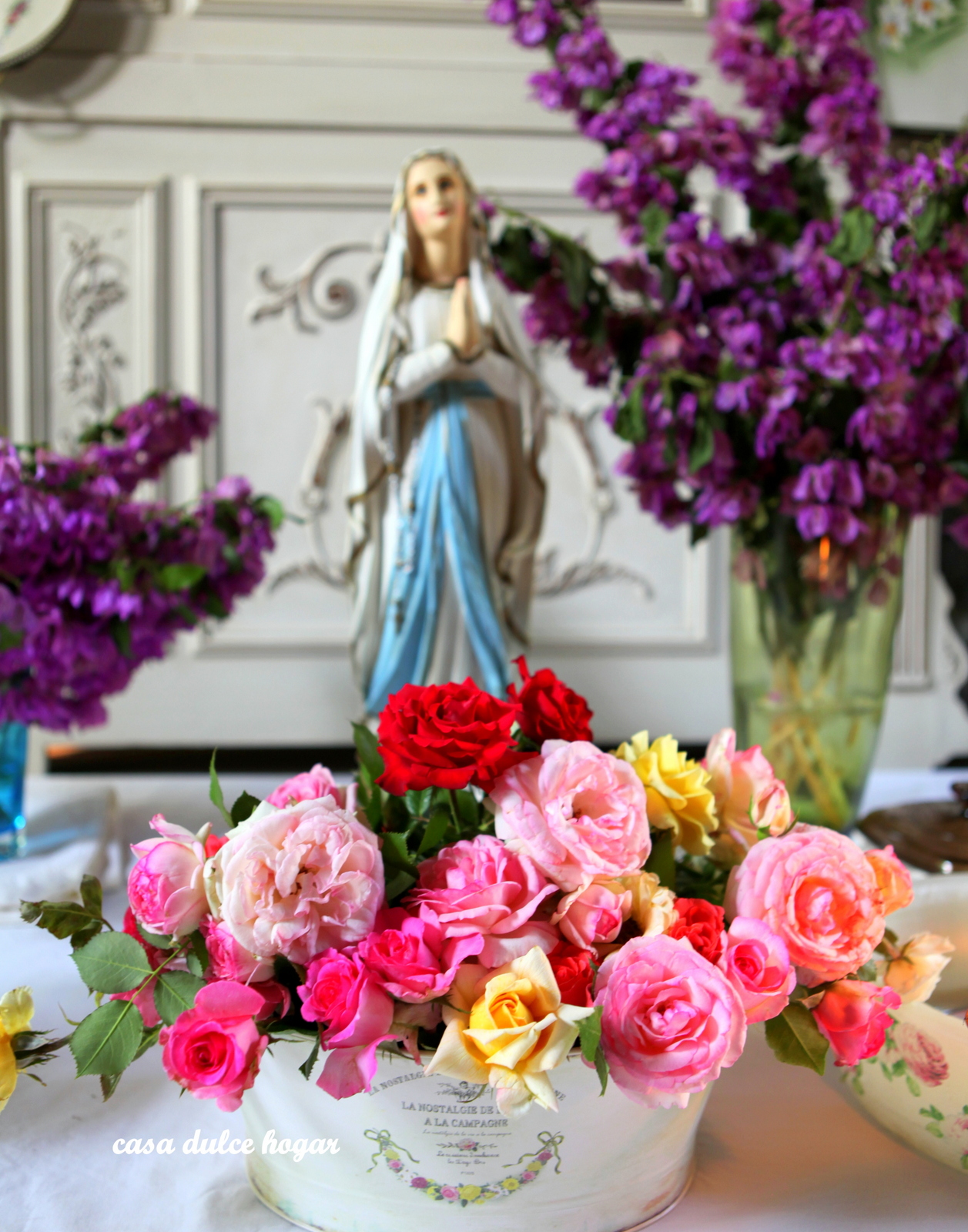 Mujeres Con Flores Imágenes De Archivo Vectores - Imagenes De Mujeres Con Ramos De Rosas