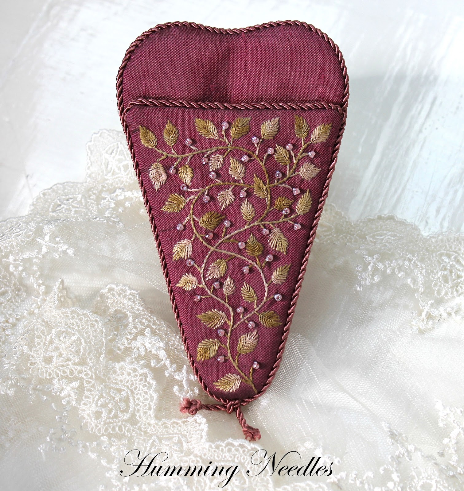 Humming Needles Scissor Case The Pattern