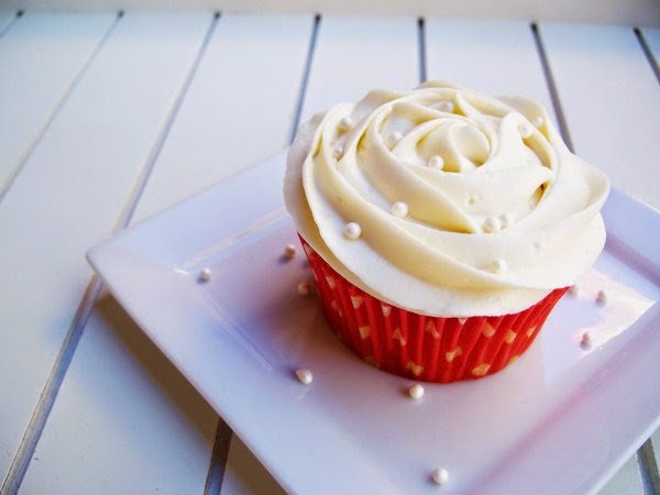 the tall girl cooks white texas sheet cake cupcakes aka the best sheet cake cupcakes