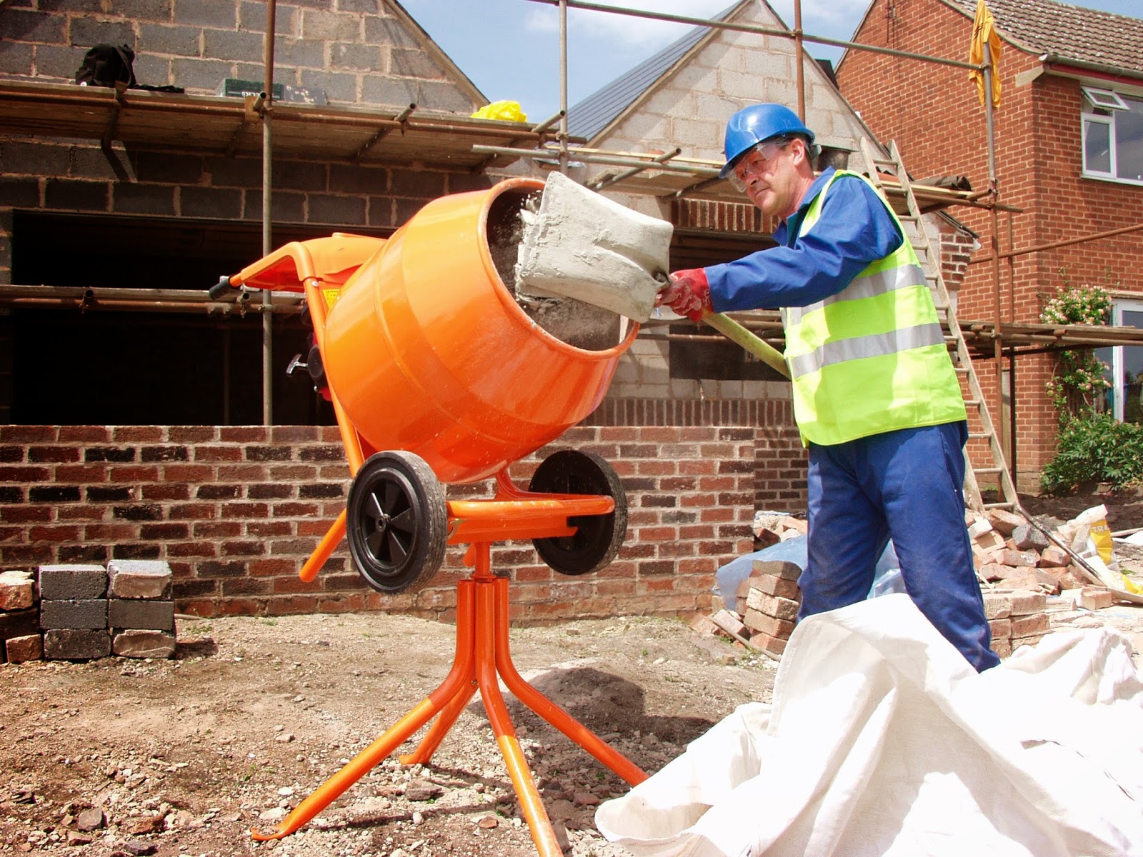 How to choose a construction mixer: tips and reviews How to choose a construction mixer: tips and reviews