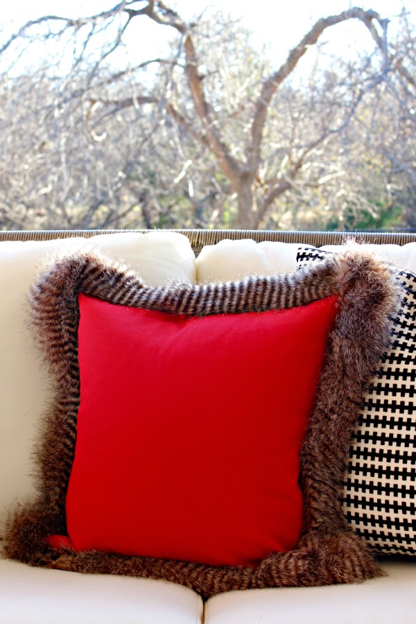 DIY NOSEW FUR TRIMMED PILLOW Dimples And Tangles Cool How To Sew A Pillow Cover With Trim DIY NOSEW FUR TRIMMED PILLOW Dimples And Tangles Cool How To Sew A Pillow Cover With Trim