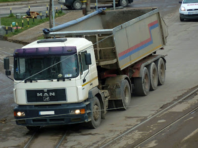 MAN 19-403  F2000 White + Dump trailer
