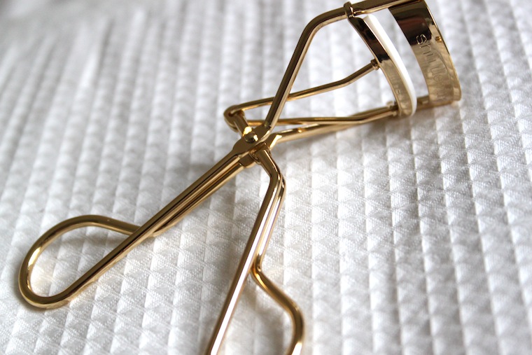 the beauty series uk beauty blog shu uemura gold eyelash curler