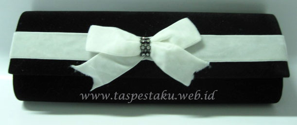 Tas Pesta Small Pita Putih tas pesta clutch bag taspestaku tas pesta bludru hitam Tas Pesta Small Pita Putih tas pesta clutch bag taspestaku tas pesta bludru hitam