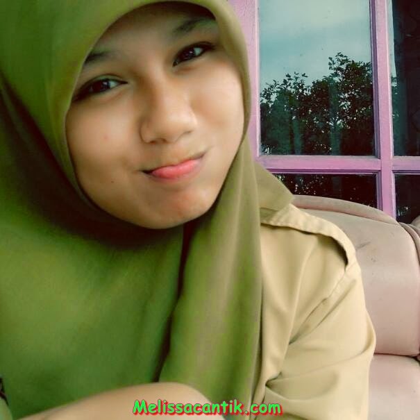 Siswi SMA Memakai Seragam Pramuka Berjilbab: Siswi SMA Memakai Seragam Pramuka Berjilbab: