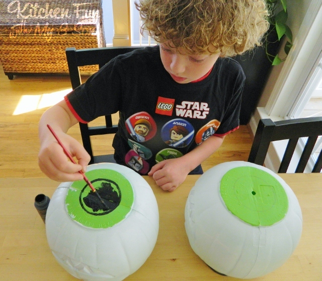 Dollar Store Spooky Bush Eyes Outdoor Craft...cheap & easy! Kitchen