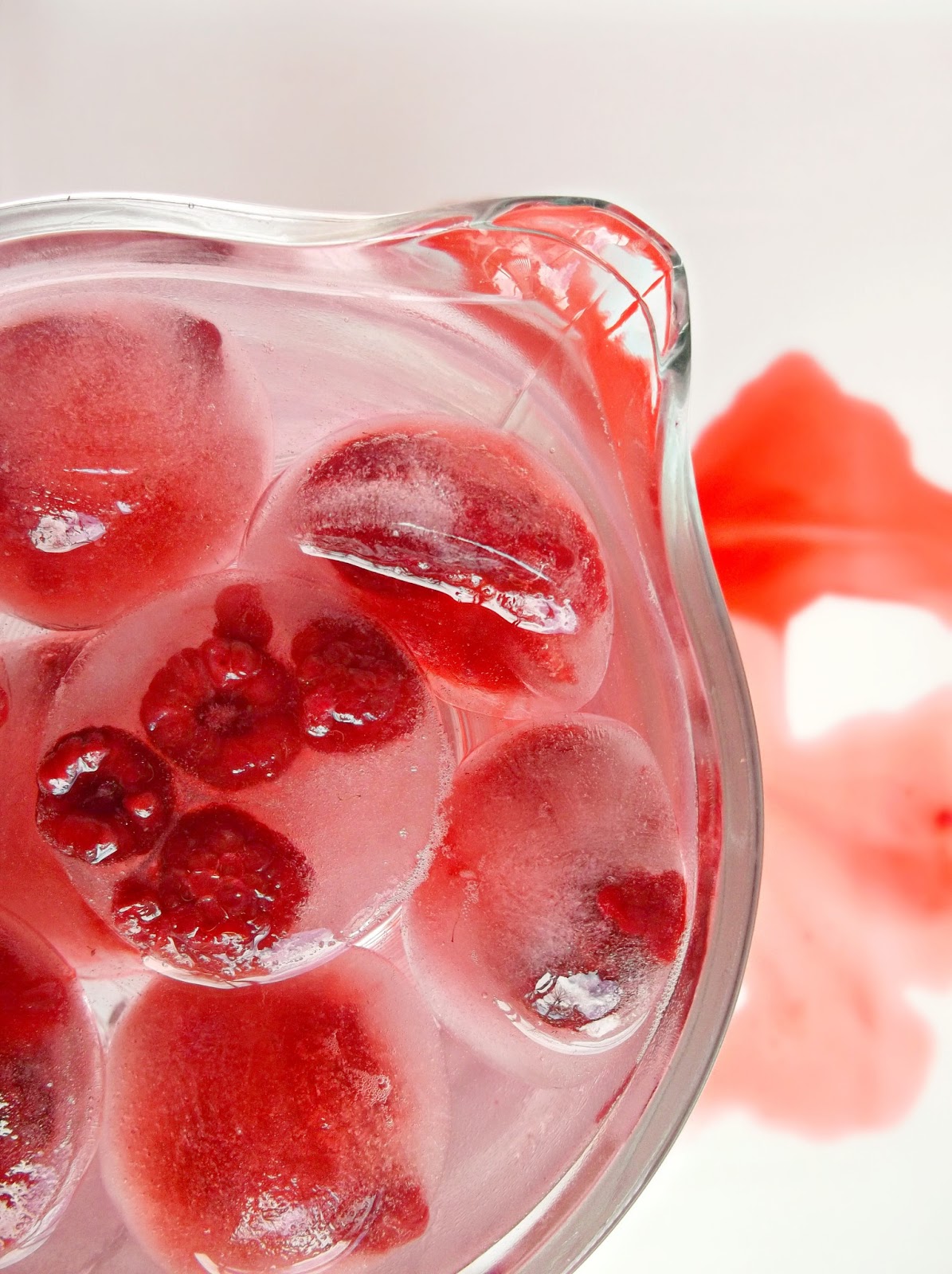 Lick The Spoon Refreshing Chilled Berry Water
