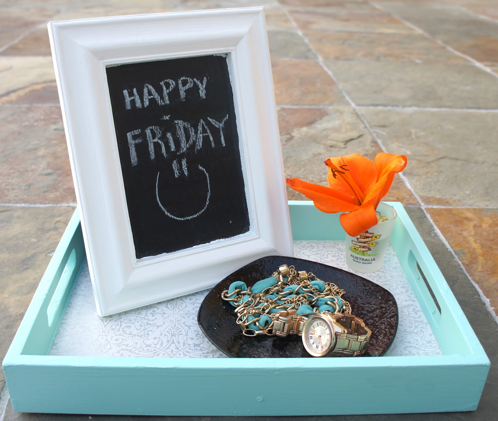 Uskar vor DIY Bedside Tray