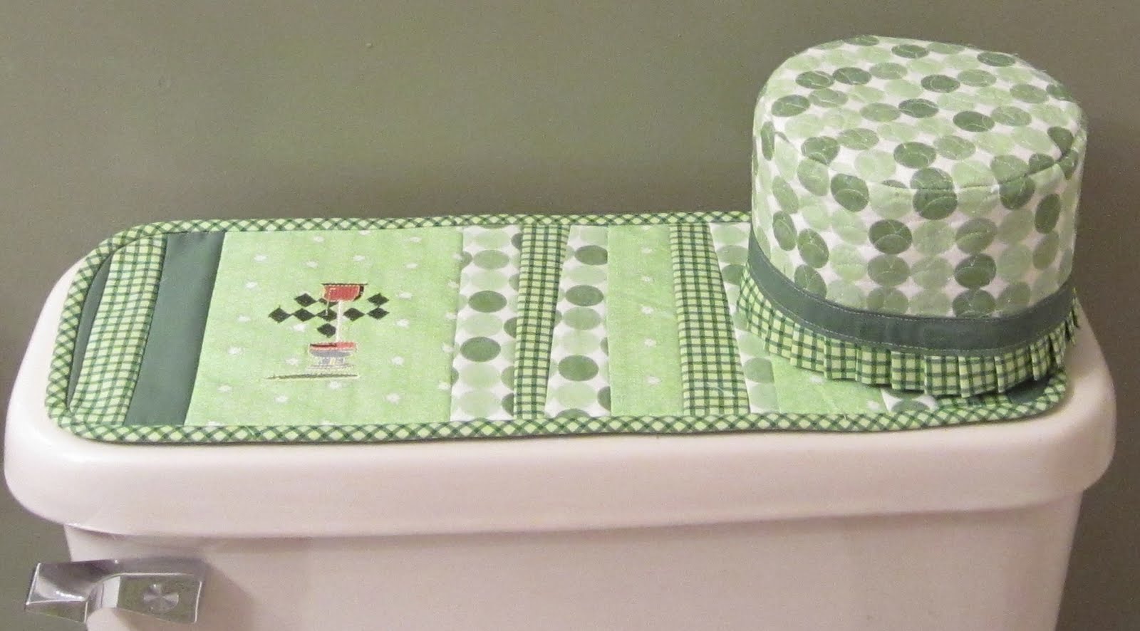 Bejeweledquilts by barb I JUST CAN'T KEEP MY MIND OUT OF THE TOILET