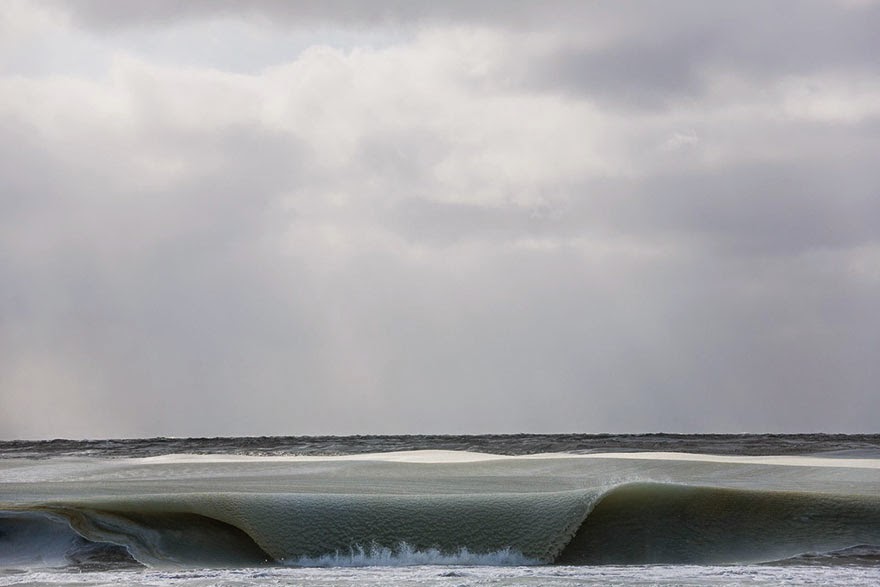 Freezing Ocean Waves In Nantucket Are Rolling In As Slush Freezing Ocean Waves In Nantucket Are Rolling In As Slush