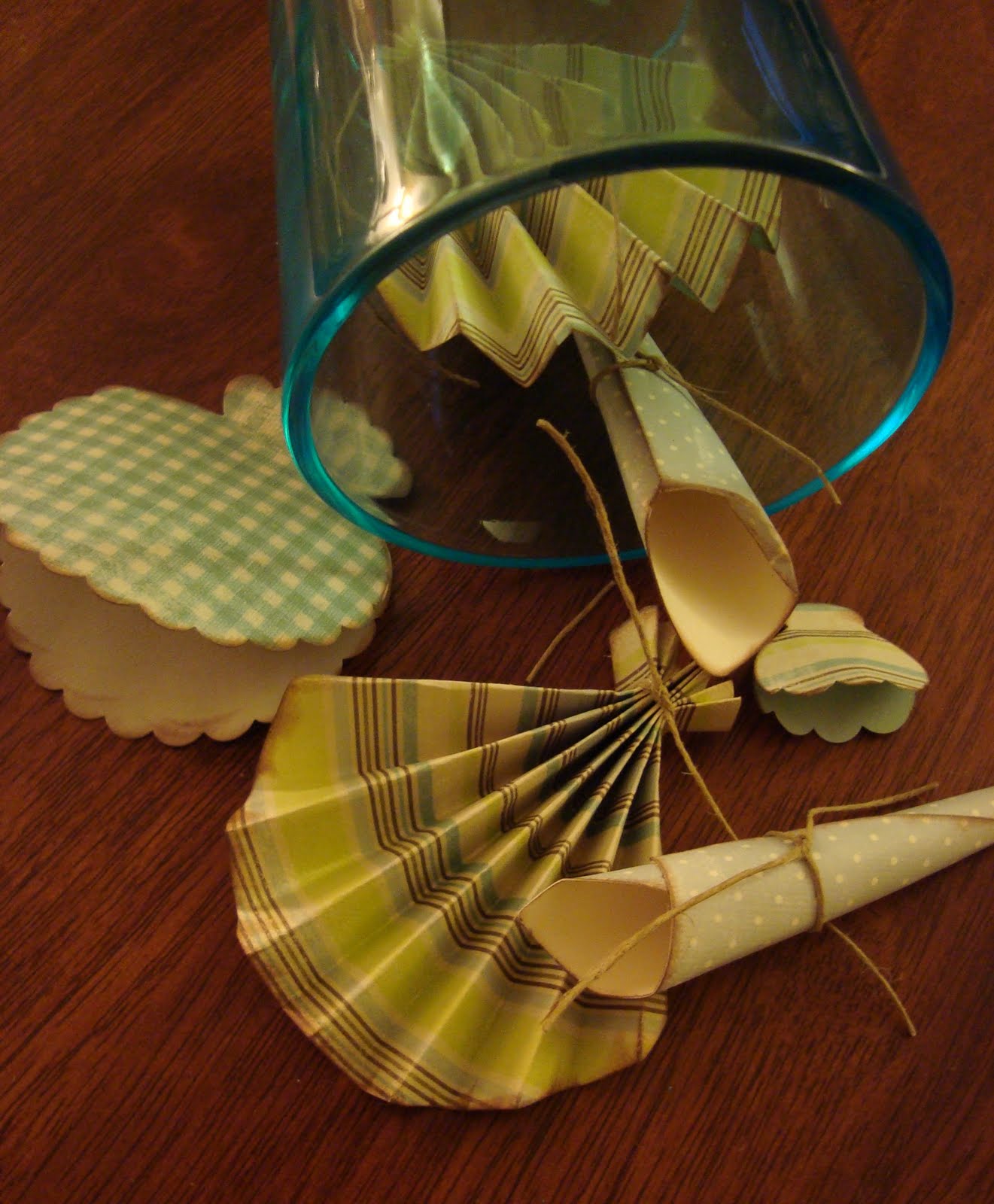 How to make paper seashells image