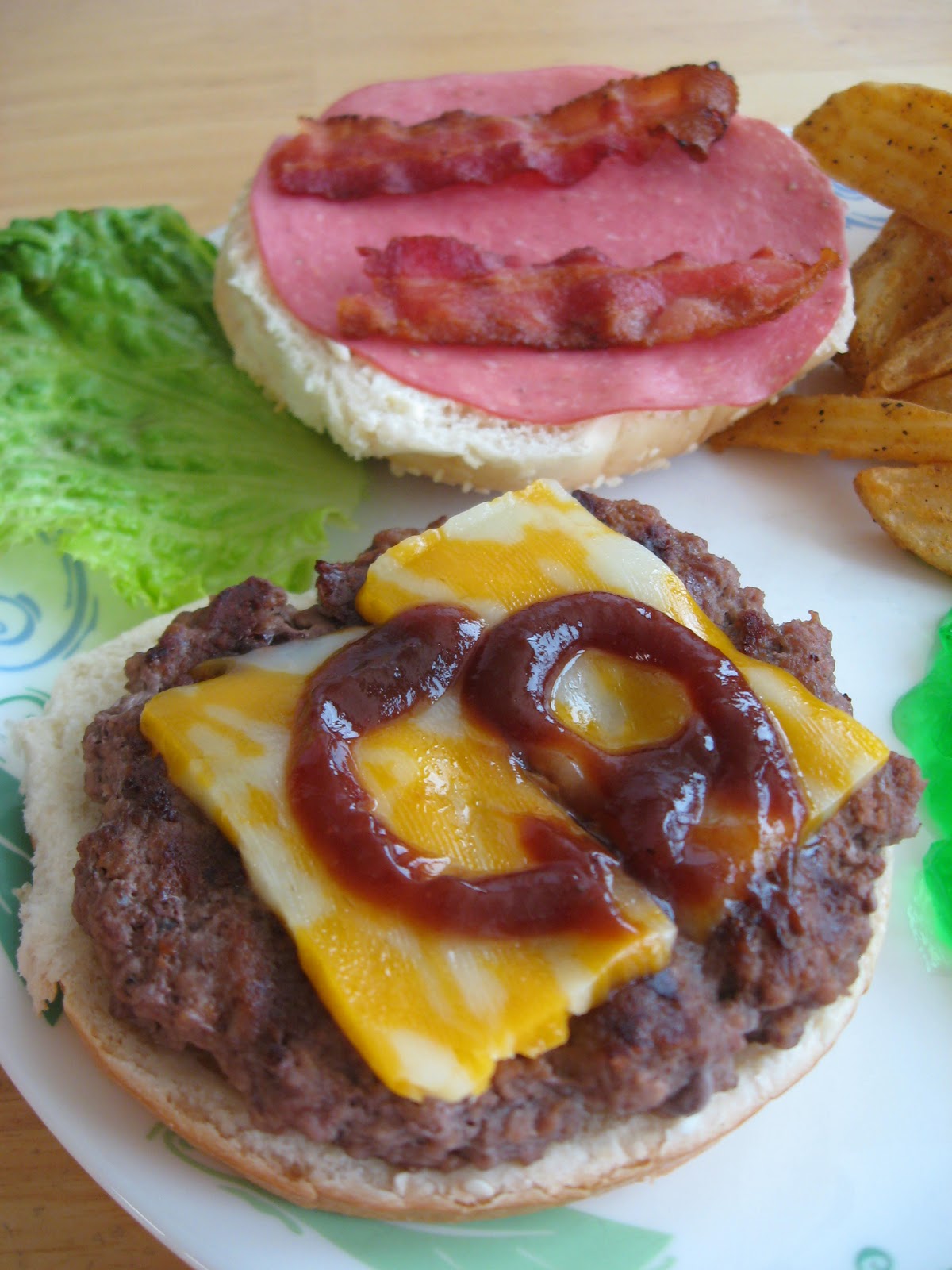 Yummy to My Tummy Pastrami Burger