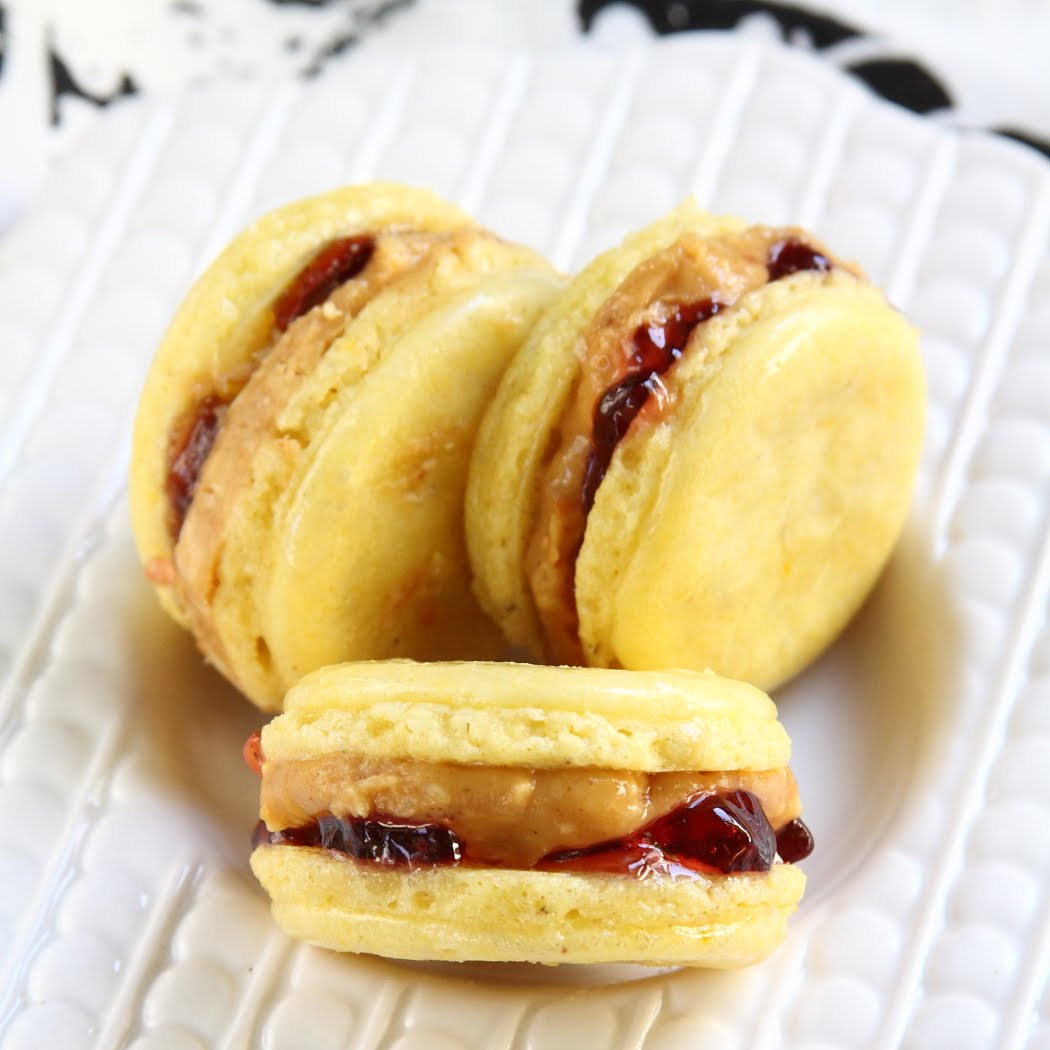 ShowFood Chef Elvis Macarons Banana, Peanut Butter & Jelly